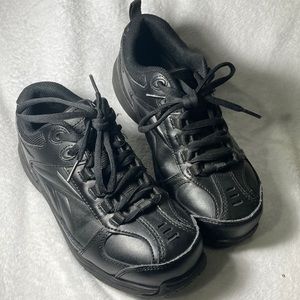 Steel toed Reebok work shoes, men’s 6 ladies 7